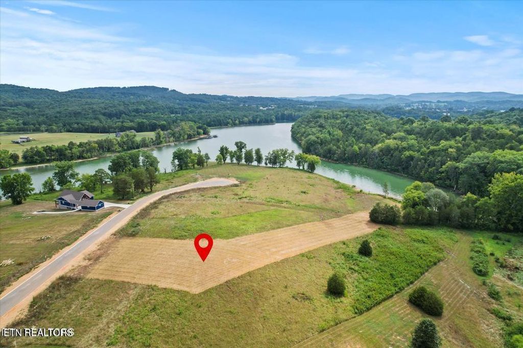 Photo of 24 Waterfront Knoll, Sharps Chapel, TN 37866 (MLS # 1331012)