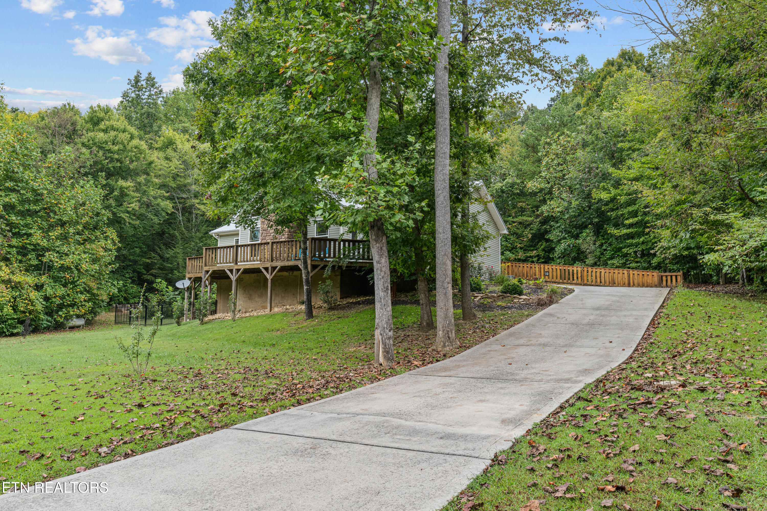 3851 Mistletoe Loop Loop