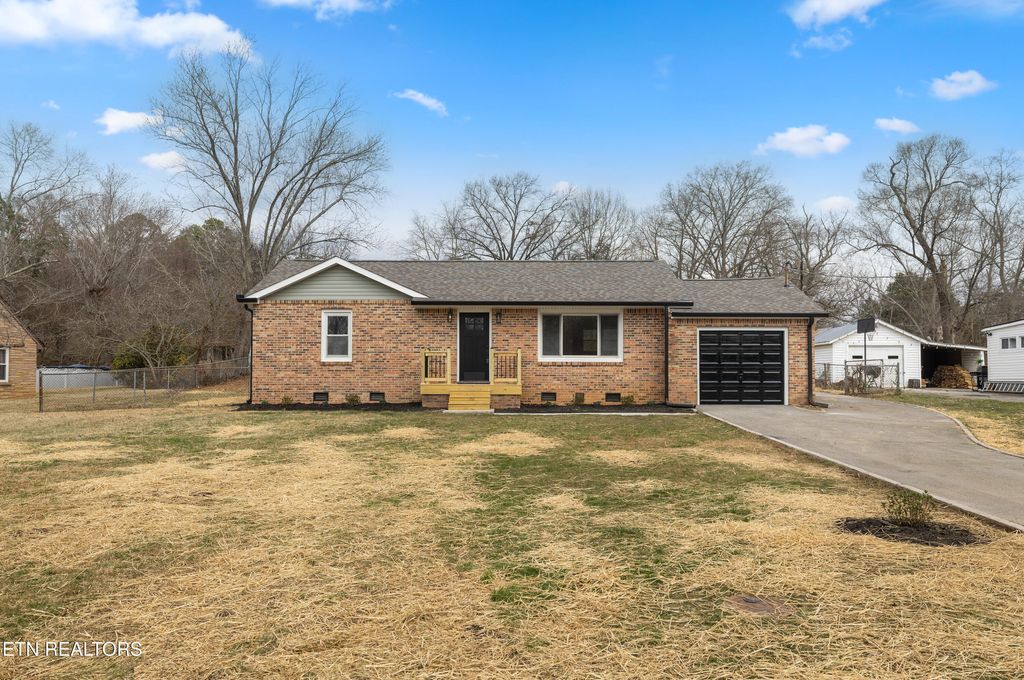 Photo of 5702 Ridgefield Rd, Knoxville, TN 37912 (MLS # 1331172)