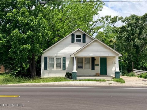 Photo of 18700 Alberta St, Oneida, TN 37841 (MLS # 1342860)