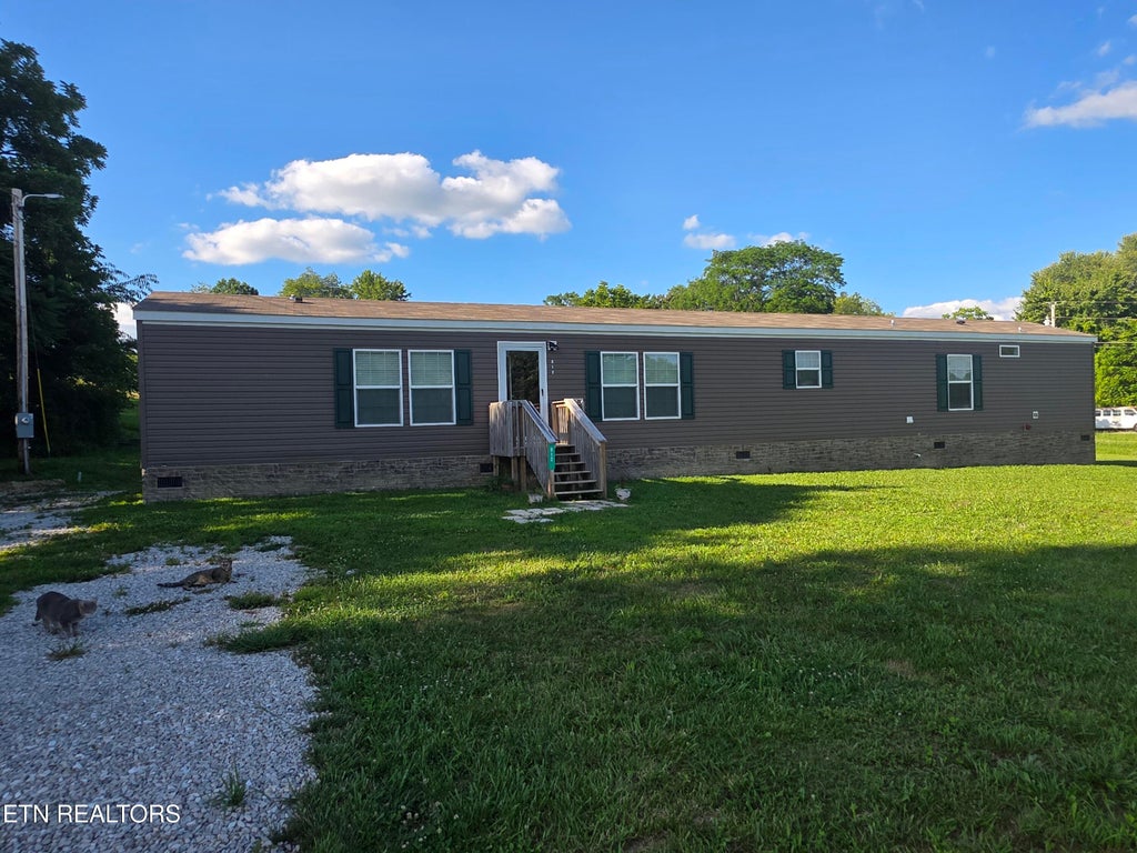 Photo of 812 W 3rd Ave, Oneida, TN 37841 (MLS # 1345809)