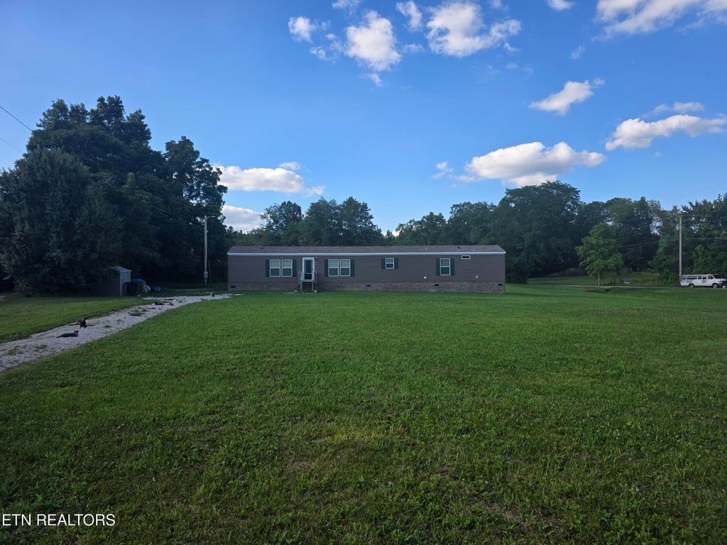 Photo of 812 W 3rd Ave, Oneida, TN 37841 (MLS # 1345809)