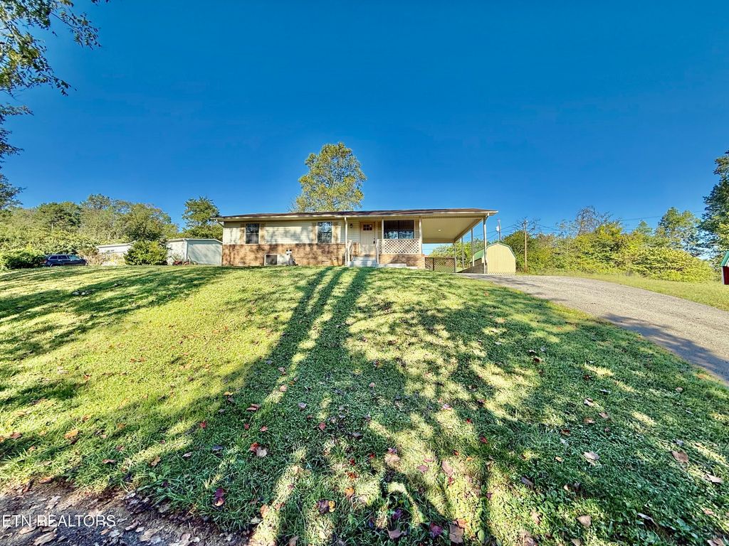 Photo of 1315 EUGENE St, Tazewell, TN 37879 (MLS # 1315819)