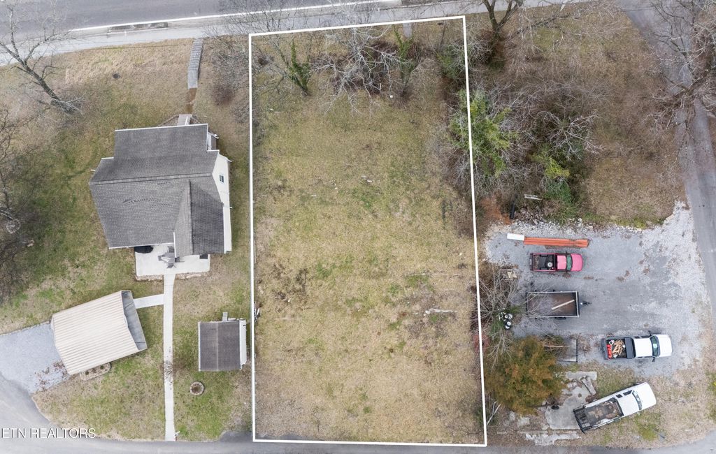 Photo of 512 Carlock St, Clinton, TN 37716 (MLS # 1330569)