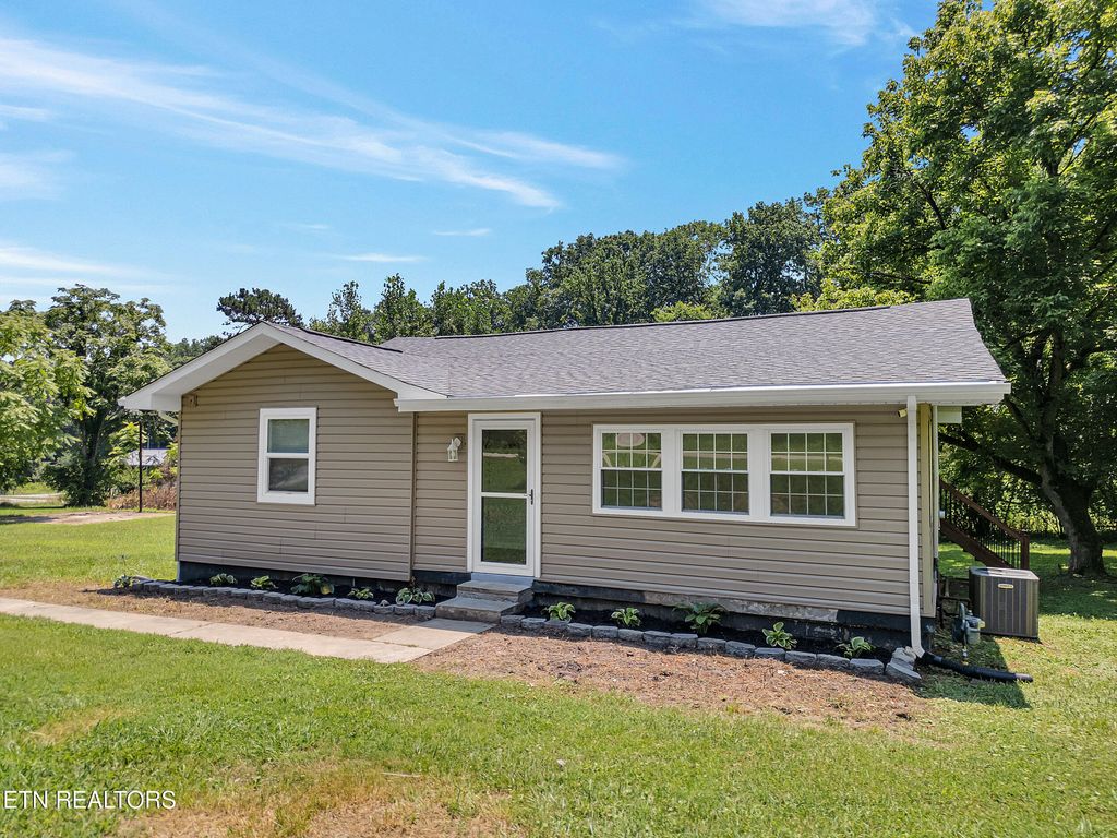 Photo of 714 Hassler Mill Rd, Harriman, TN 37748 (MLS # 1305935)