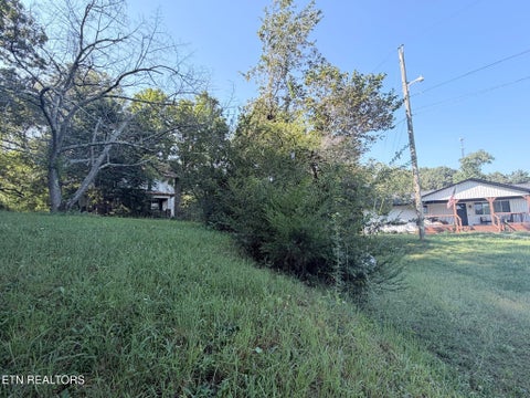 Tiny photo for 211 S Patty Rd, Knoxville, TN 37924 (MLS # 1354247)