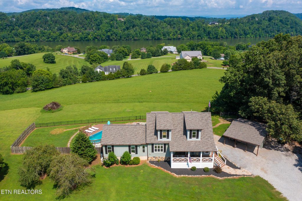 Photo of 1048 Little Dogwood Rd, Kingston, TN 37763 (MLS # 1323393)