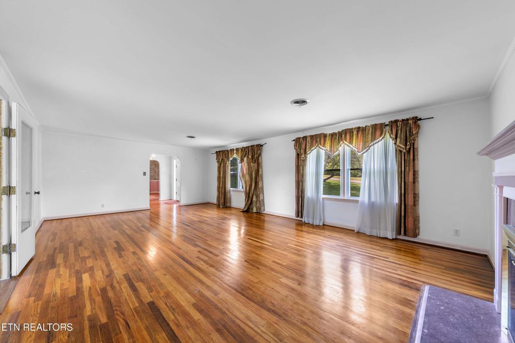 Photo of 5320 E Sunset Rd, Knoxville, TN 37914 (MLS # 1337161)