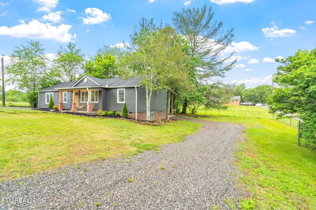 Photo of 4511 W Beaver Creek Drive, Powell, TN 37849 (MLS # 1303258)