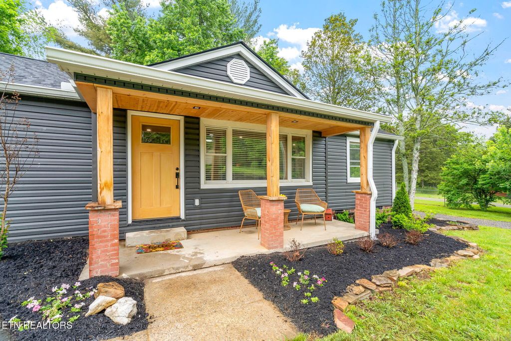 Photo of 4511 W Beaver Creek Drive, Powell, TN 37849 (MLS # 1303258)
