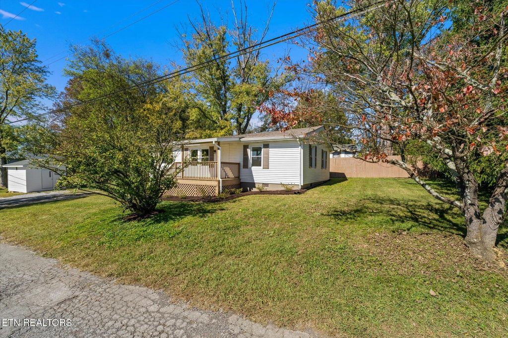 Photo of 513 Homer Ave, Rockford, TN 37853 (MLS # 1280650)