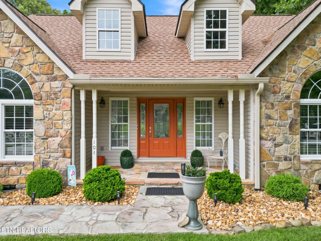 Photo of 104 Kenwood Drive, Crossville, TN 38558 (MLS # 1345028)