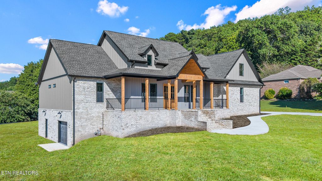 Photo of 2431 Breckenridge St, Athens, TN 37303 (MLS # 1290000)