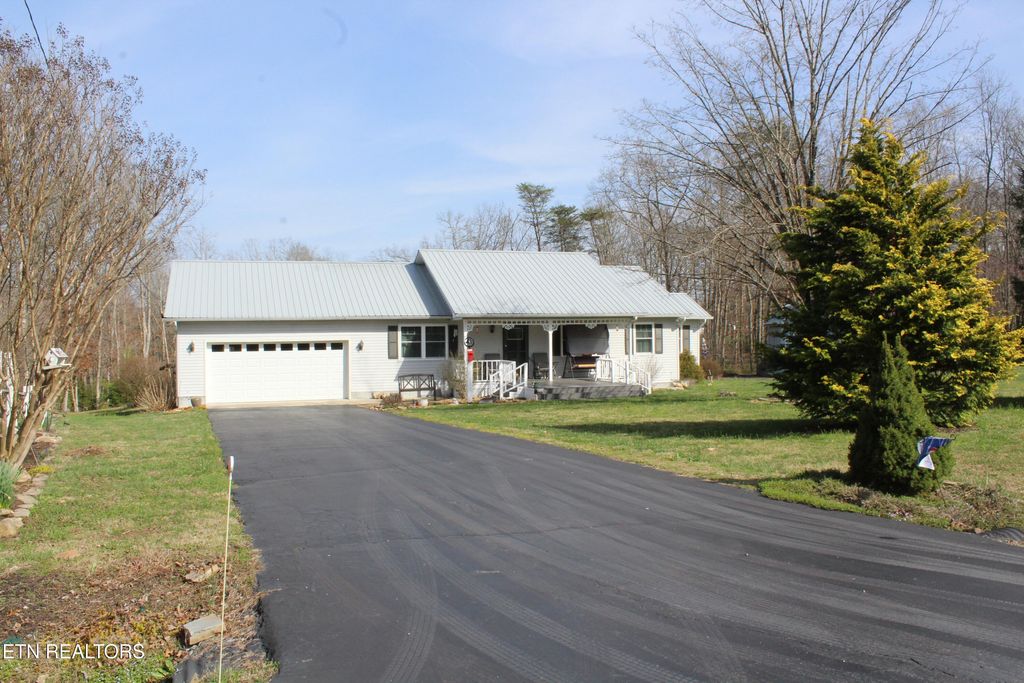 Photo of 128 Scott Creek Rd, Crossville, TN 38571 (MLS # 1332738)