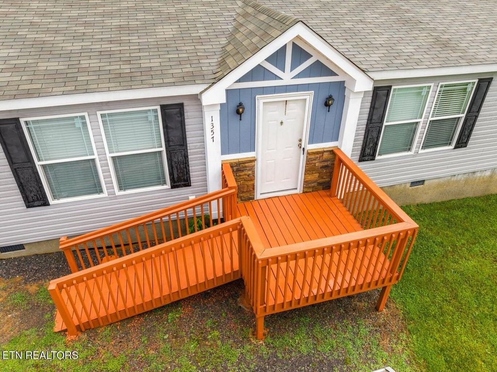 Photo of 1357 Valley Home Rd, Dandridge, TN 37725 (MLS # 1303135)