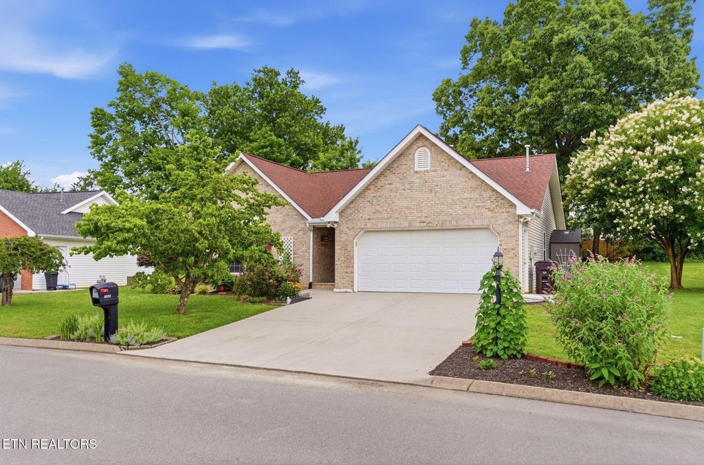 Photo of 4621 Wellington Pt Lane, Knoxville, TN 37938 (MLS # 1343977)