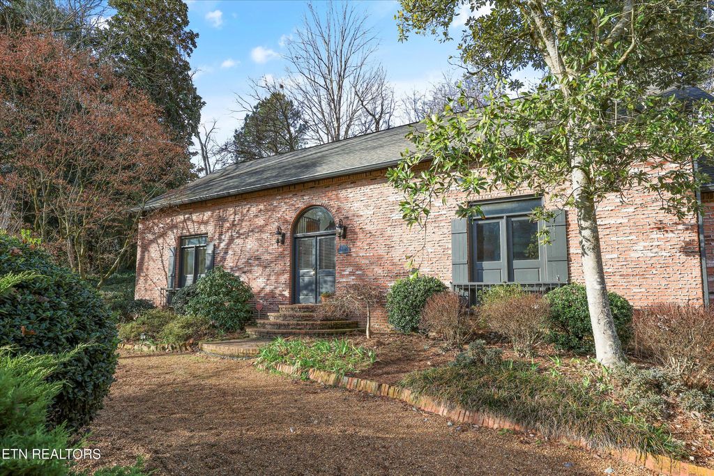 Photo of 635 Blows Ferry Rd, Knoxville, TN 37919 (MLS # 1326426)