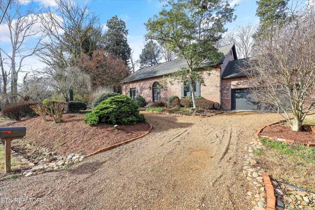 Photo of 635 Blows Ferry Rd, Knoxville, TN 37919 (MLS # 1326426)