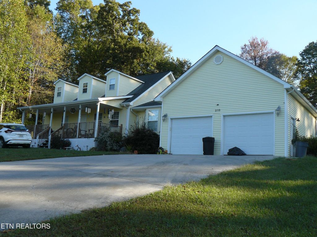 Photo of 216 Mountain Rd, New Tazewell, TN 37825 (MLS # 1318334)