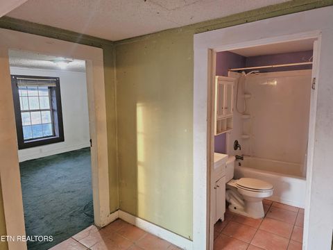 Tiny photo for 2400 Center Ave, Knoxville, TN 37915 (MLS # 1329211)