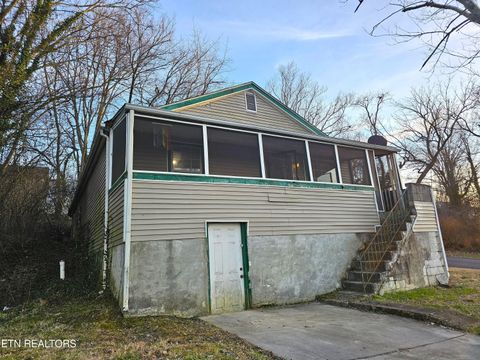 Tiny photo for 2400 Center Ave, Knoxville, TN 37915 (MLS # 1329211)