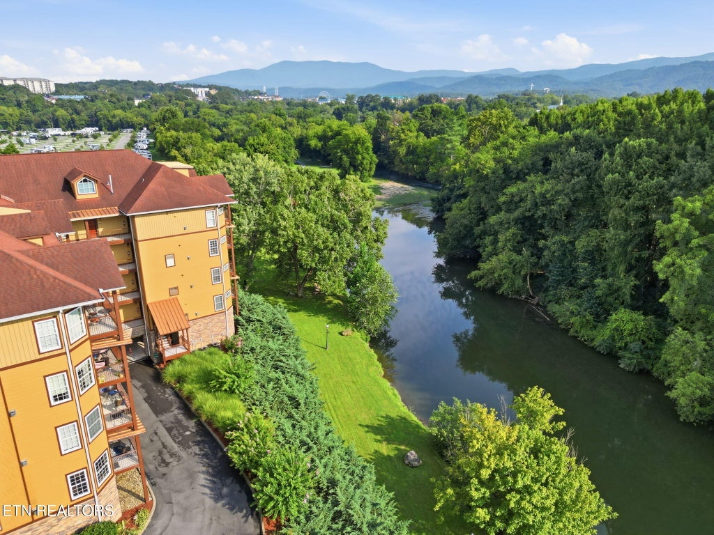 Photo of 527 River Place Way #518, Sevierville, TN 37862 (MLS # 1351037)