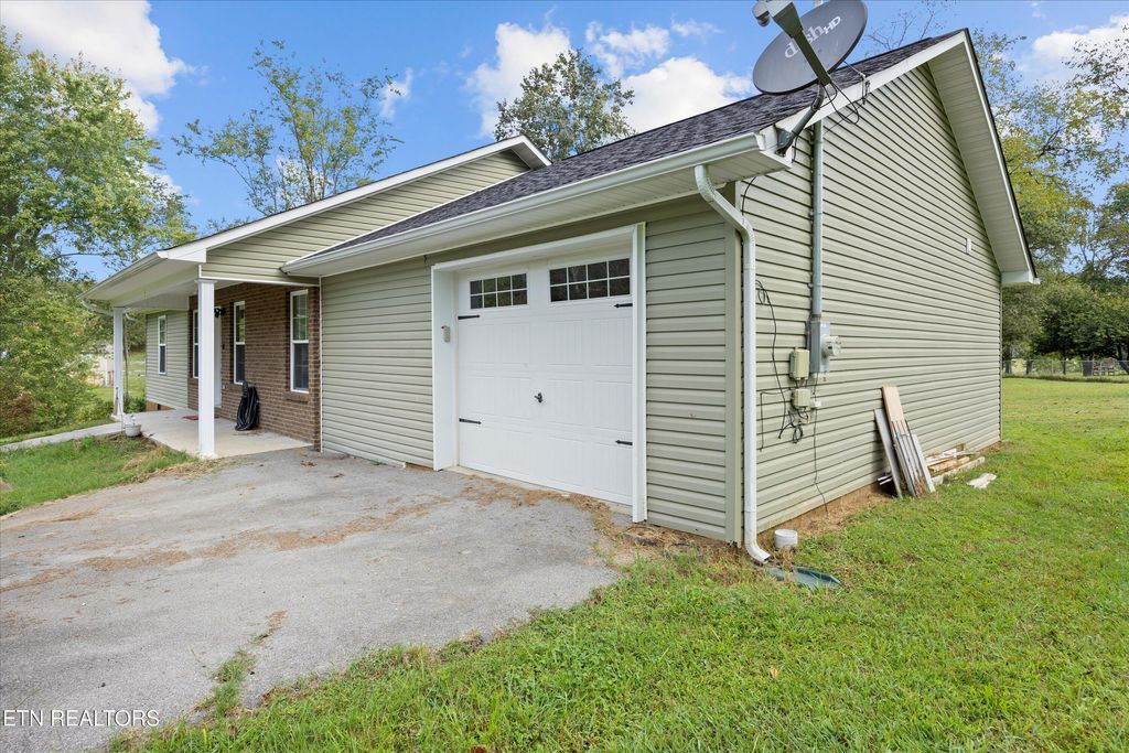 Photo of 624 Sue Drive, Kodak, TN 37764 (MLS # 1317093)