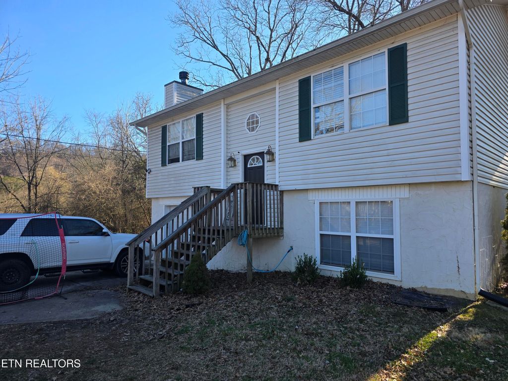 Photo of 5801 Whisper Wood Rd, Knoxville, TN 37918 (MLS # 1331217)