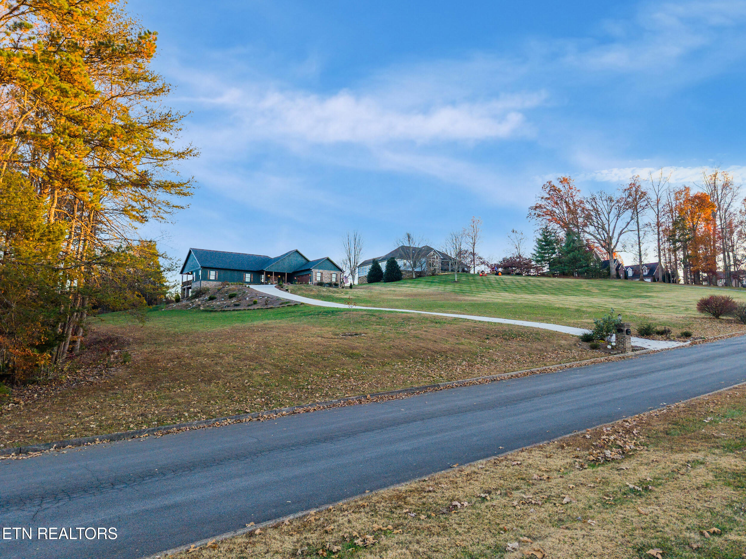 5216 Three Bars Lane