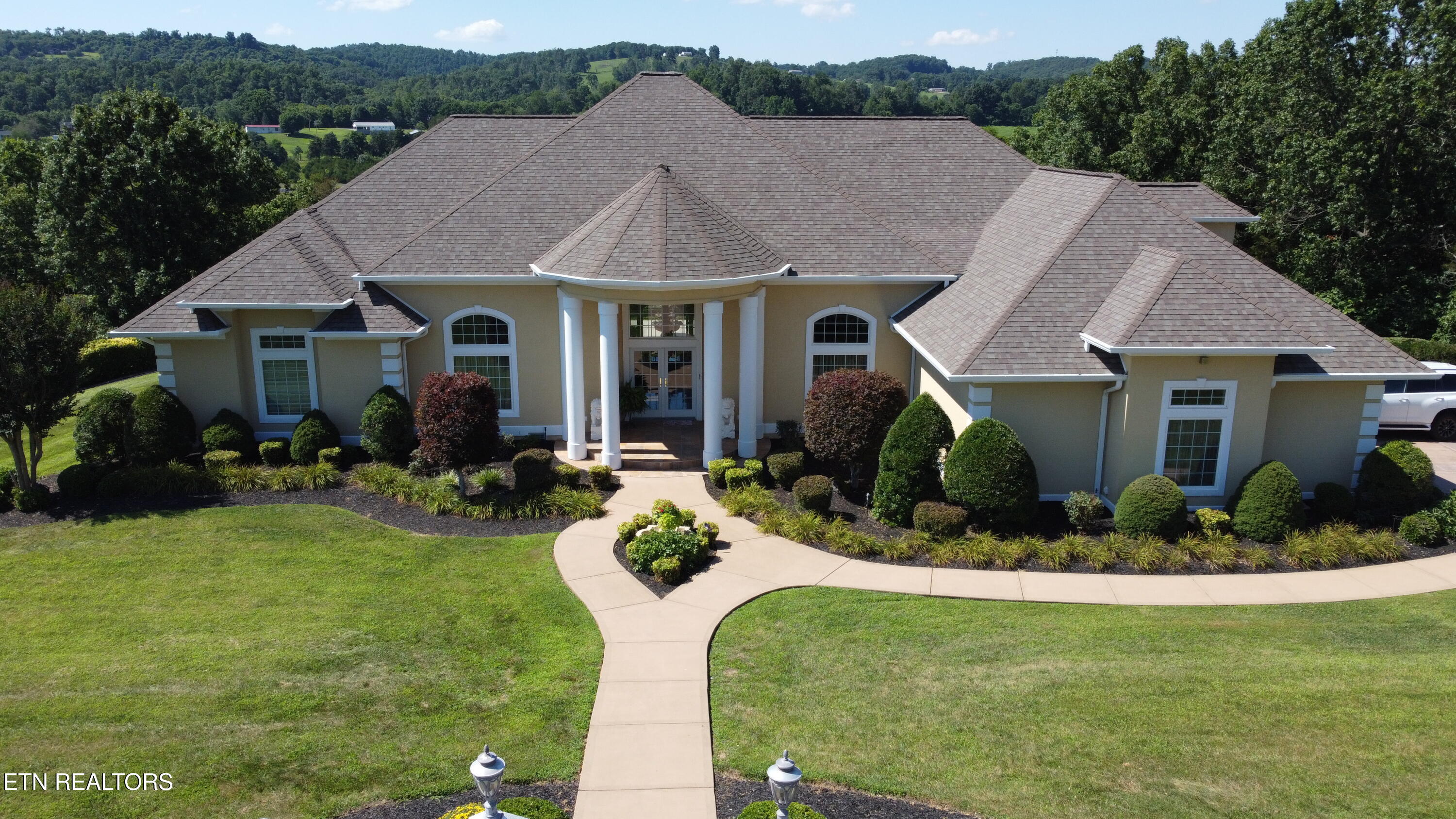 109 Divot Place