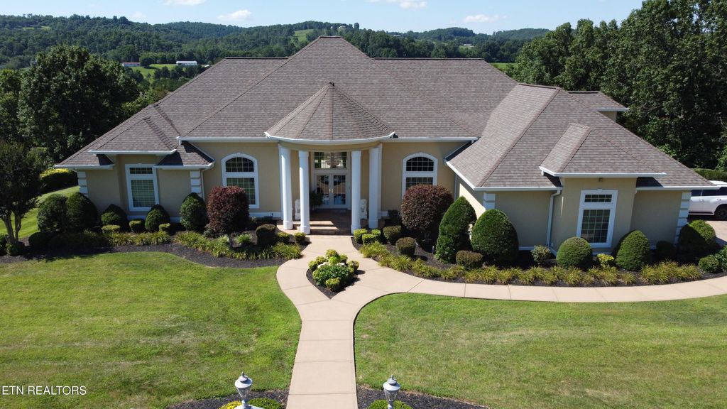 Photo of 109 Divot Place, Tazewell, TN 37879 (MLS # 1302991)