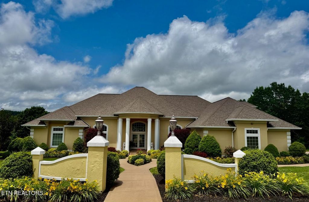 Photo of 109 Divot Place, Tazewell, TN 37879 (MLS # 1302991)