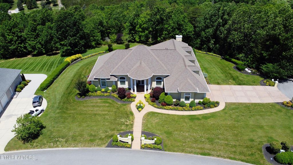 Photo of 109 Divot Place, Tazewell, TN 37879 (MLS # 1302991)