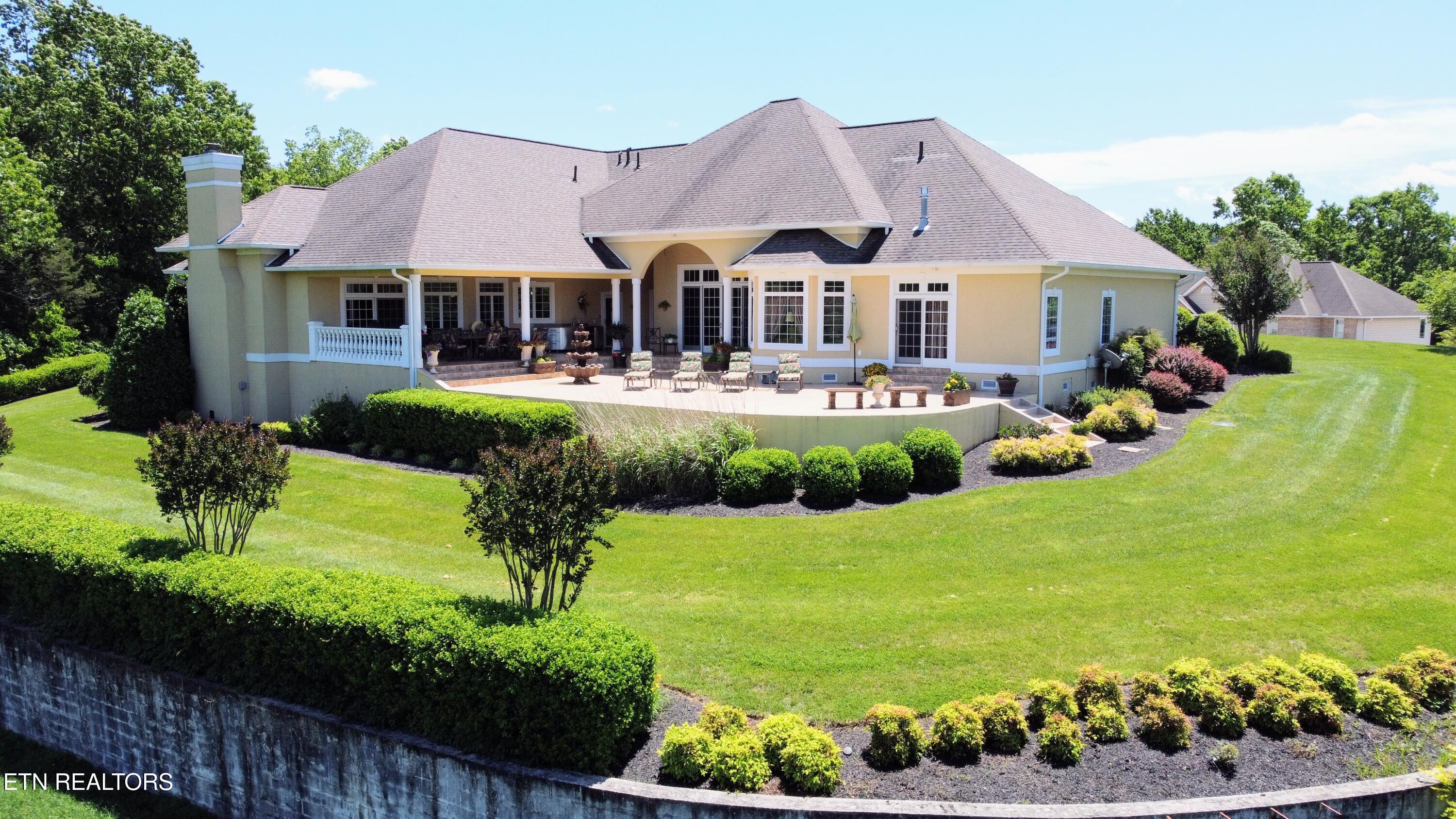 109 Divot Place
