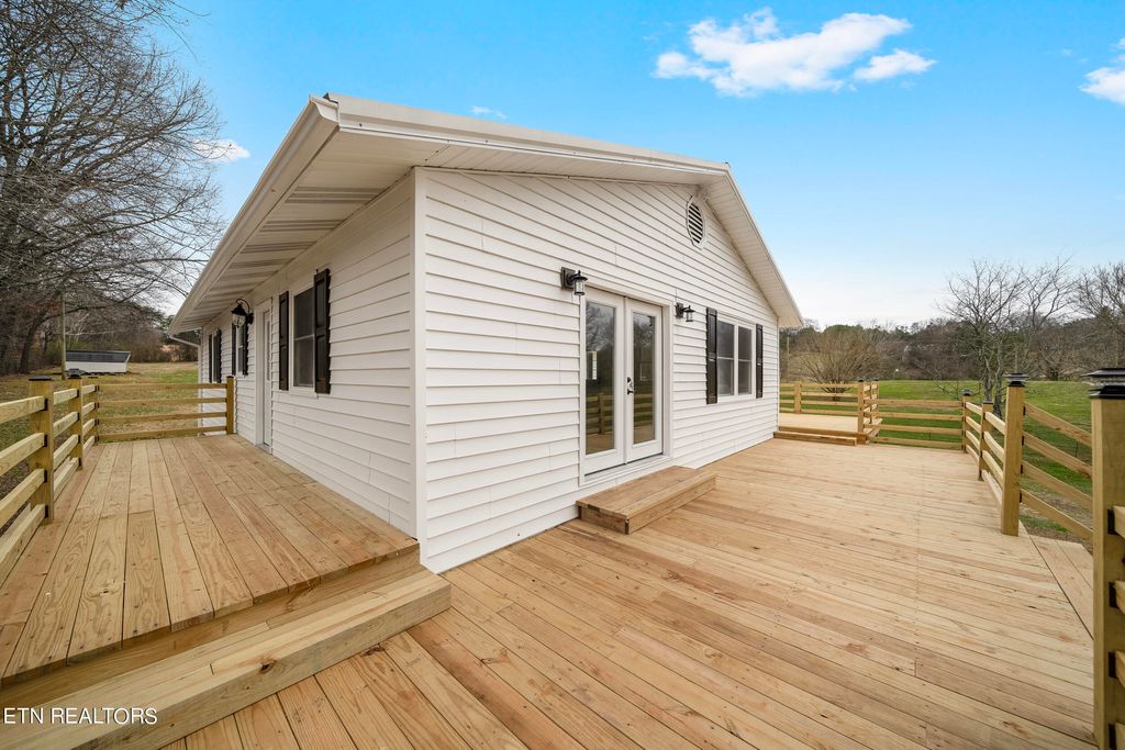 Photo of 8128 W Meadow Rd, Greenback, TN 37742 (MLS # 1253109)