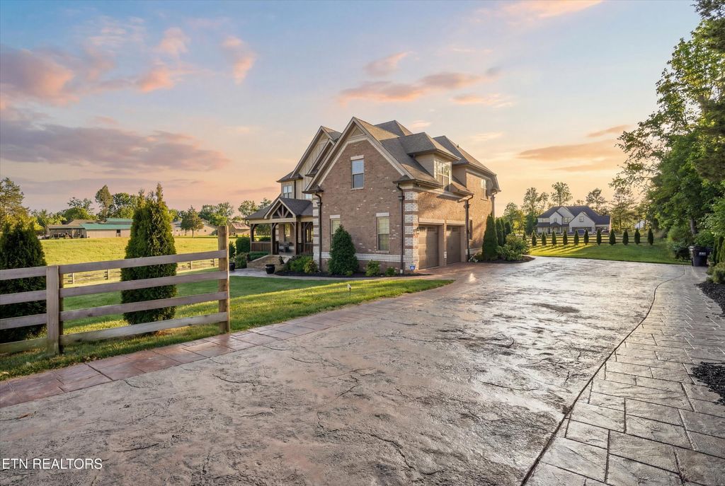 Photo of 1807 Thompson Rd, Knoxville, TN 37932 (MLS # 1327734)