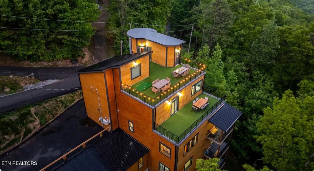 Photo of 1253 Bavarian Way, Gatlinburg, TN 37738 (MLS # 1347014)