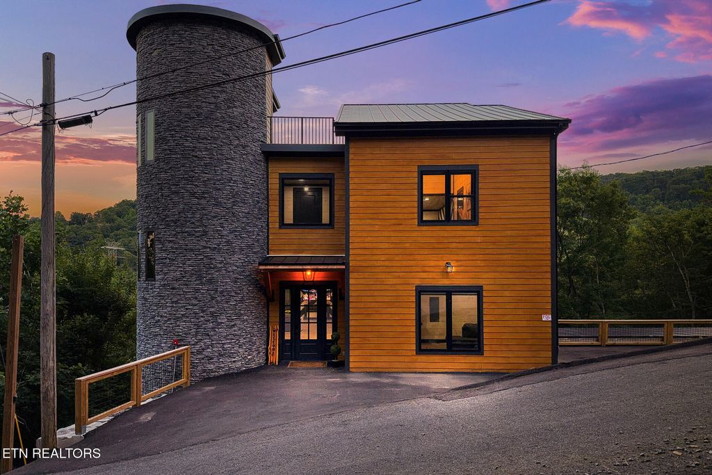 Photo of 1253 Bavarian Way, Gatlinburg, TN 37738 (MLS # 1347014)