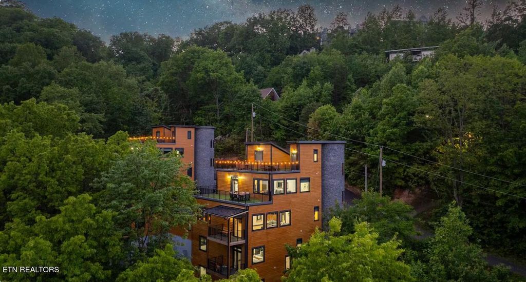 Photo of 1253 Bavarian Way, Gatlinburg, TN 37738 (MLS # 1347014)
