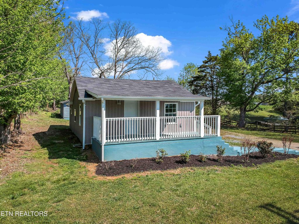 Photo of 2433 Sweetwater Vonore Rd, Sweetwater, TN 37874 (MLS # 1336462)