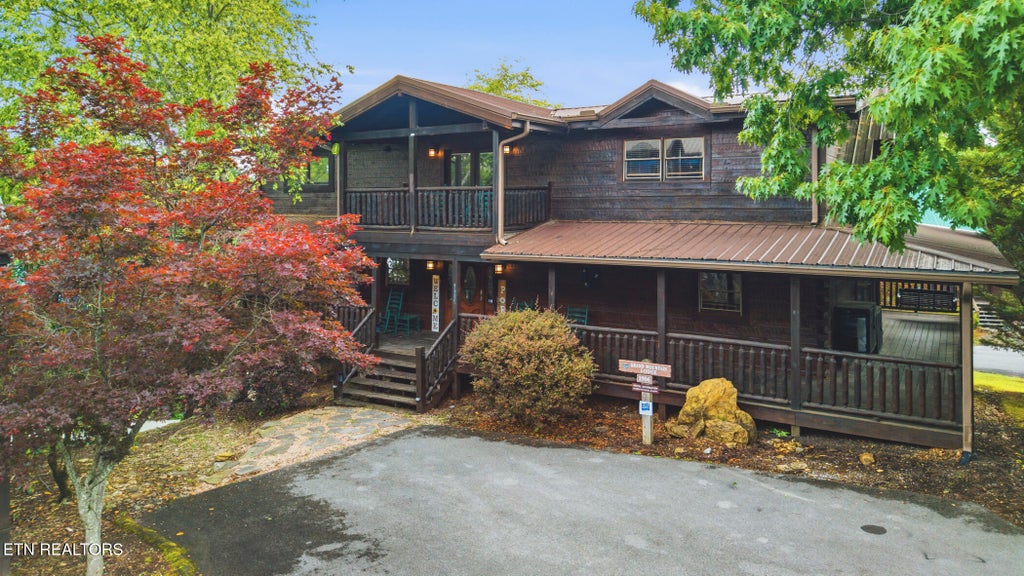 Photo of 2906 Quiet Oak Way, Pigeon Forge, TN 37863 (MLS # 1342319)