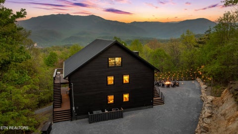 Photo of 1433 Garrett Place, Gatlinburg, TN 37738 (MLS # 1355009)