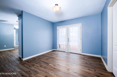 Tiny photo for 1821 Russell St, Morristown, TN 37813 (MLS # 1332127)