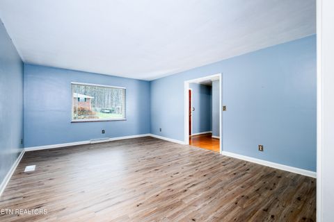 Tiny photo for 1821 Russell St, Morristown, TN 37813 (MLS # 1332127)