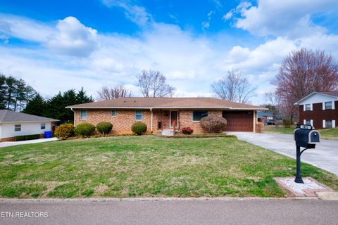 Photo of 1821 Russell St, Morristown, TN 37813 (MLS # 1332127)