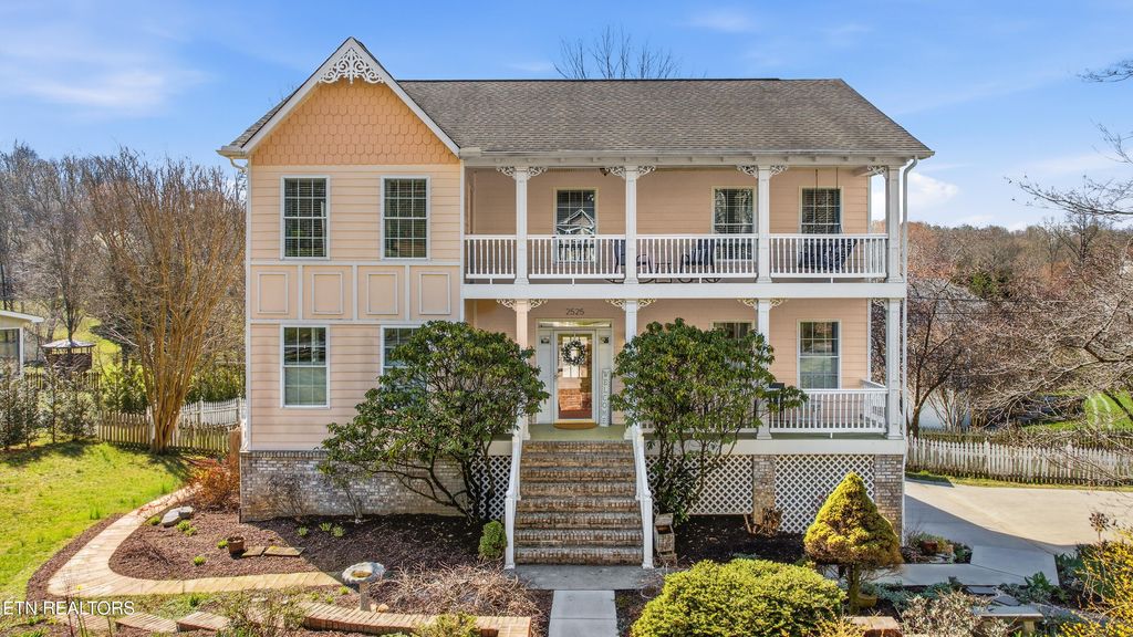 Photo of 2525 Poppywood Rd, Knoxville, TN 37932 (MLS # 1333532)