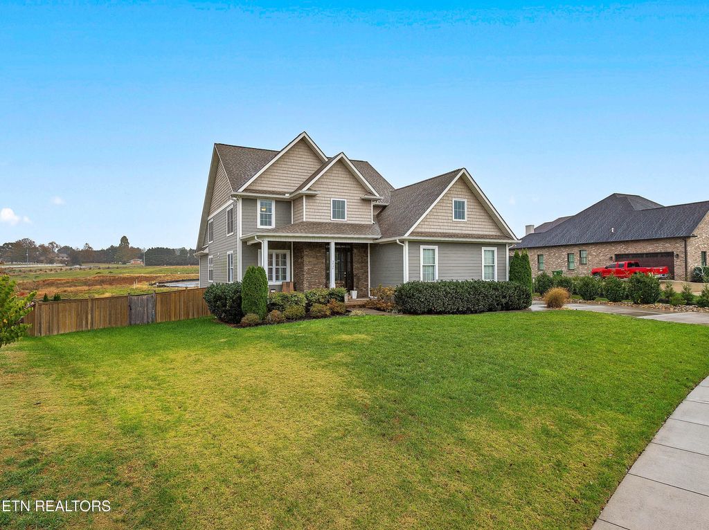 Photo of 3434 Helmsley Court, Maryville, TN 37803 (MLS # 1320380)