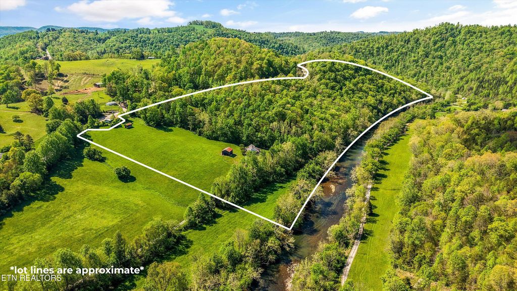 Photo of 4151 Cave Springs Rd, Tazewell, TN 37879 (MLS # 1338956)