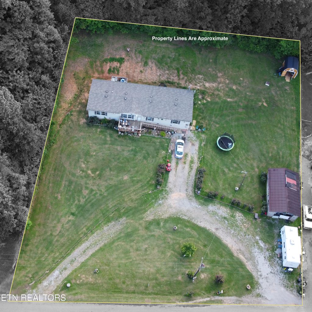 Photo of 378 Countryside Lane, Madisonville, TN 37354 (MLS # 1294361)