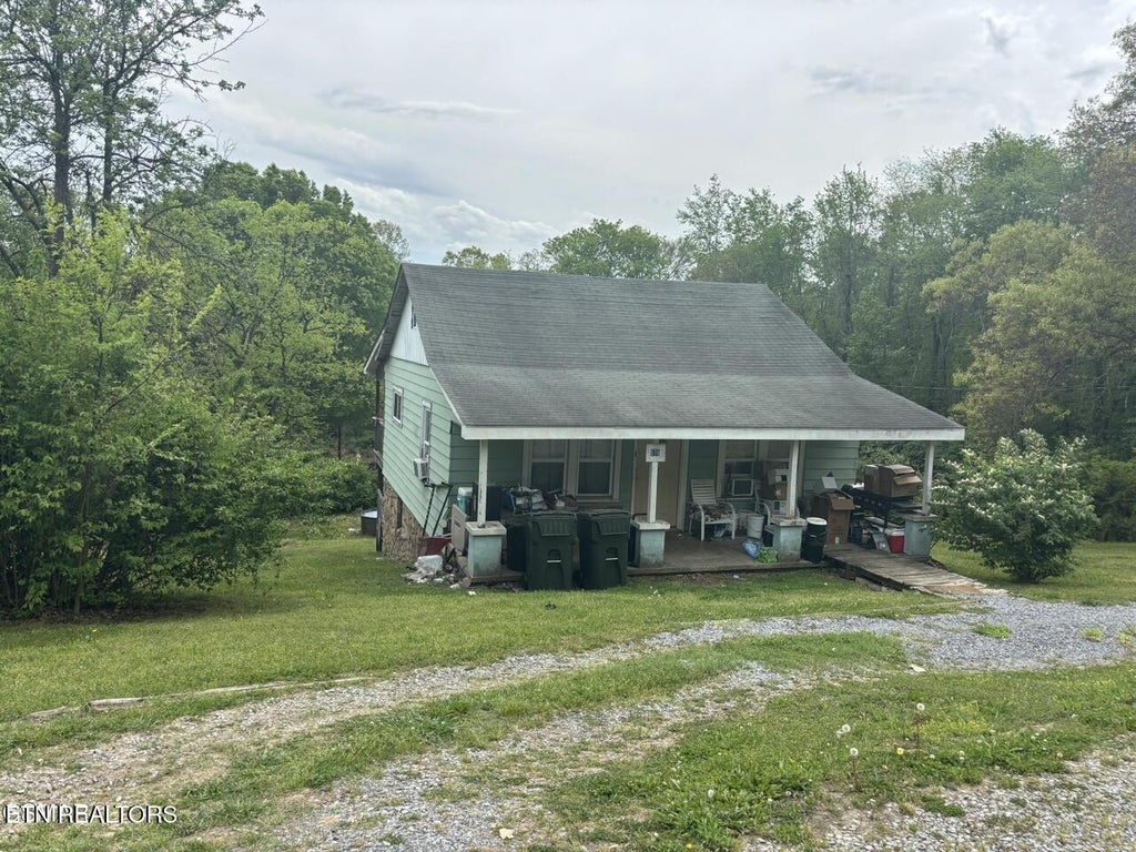 Photo of 576 Woodlawn Ave Ave, Newport, TN 37821 (MLS # 1315719)